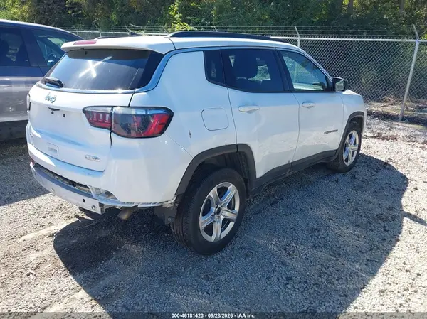 3C4NJDBN9RT596700 — 2024 Jeep Compass, фото 4 с аукциона IAAI, Левый бок