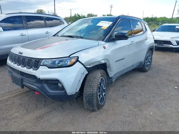 3C4NJDDN1RT145130 — 2024 Jeep Compass, фото 2 с аукциона IAAI, Правый бок