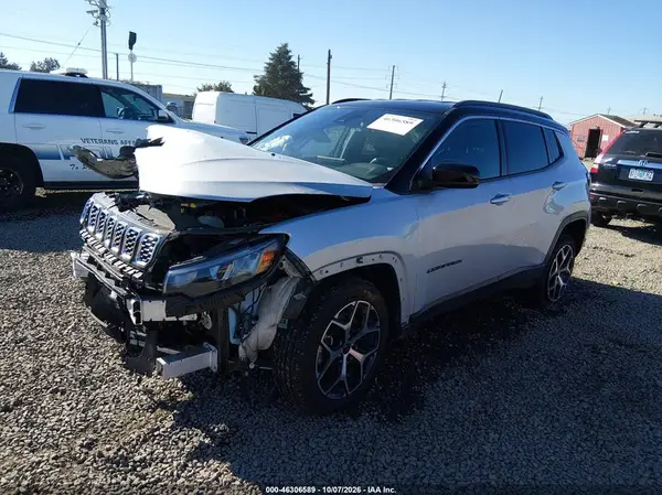 3C4NJDCN0ST512235 — 2025 Jeep Compass, фото 2 с аукциона IAAI, Передняя часть