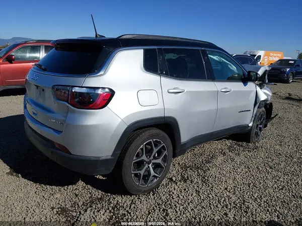 3C4NJDCN0ST512235 — 2025 Jeep Compass, фото 4 с аукциона IAAI, Передняя часть