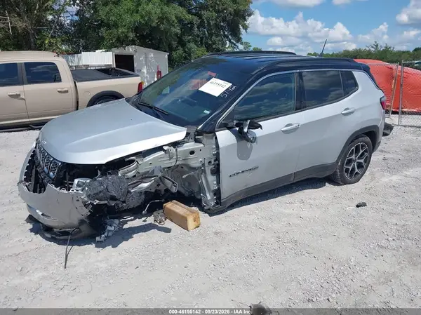 3C4NJDCN6TT220770 — 2026 Jeep Compass, фото 2 с аукциона IAAI 30.09.2026, Передняя часть слева