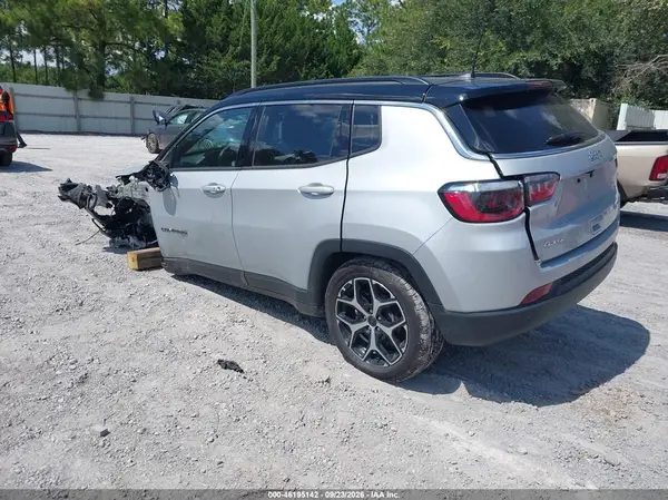 3C4NJDCN6TT220770 — 2026 Jeep Compass, фото 3 с аукциона IAAI 30.09.2026, Передняя часть слева