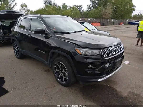 3C4NJDCNXTT207343 — 2026 Jeep Compass, Повреждение двигателя (Engine Damage), фото до ремонта