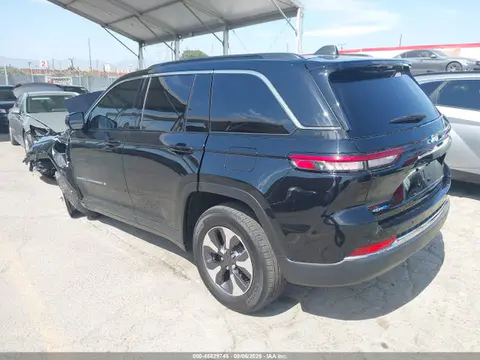 2024 Jeep Grand Cherokee 4xe VIN 1C4RJYB65RC107349 фото 3