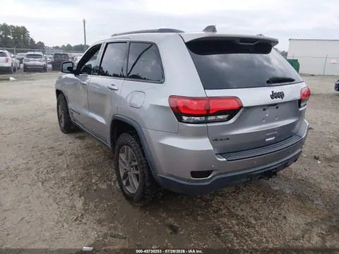 2017 Jeep Grand Cherokee 75th Anniversary Edition VIN 1C4RJFAG5HC688588 фото 3