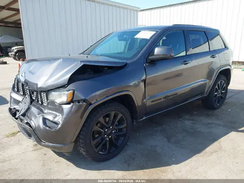 2018 Jeep Grand Cherokee Altitude 4x2 VIN 1C4RJEAG4JC382885 фото 2