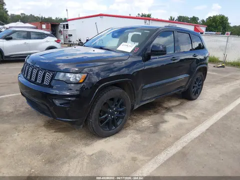 2020 Jeep Grand Cherokee Altitude 4x2 VIN 1C4RJEAG1LC256762 фото 2