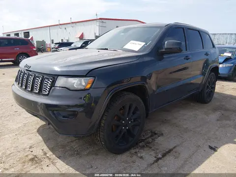 2017 Jeep Grand Cherokee Altitude VIN 1C4RJFAG0HC894451 фото 2