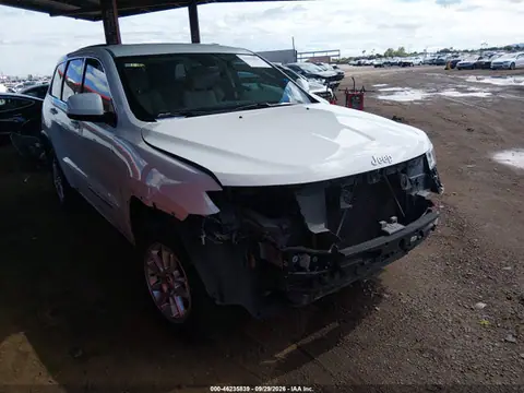 2019 Jeep Grand Cherokee Laredo 4x4 VIN 1C4RJFAG1KC551686 фото 1