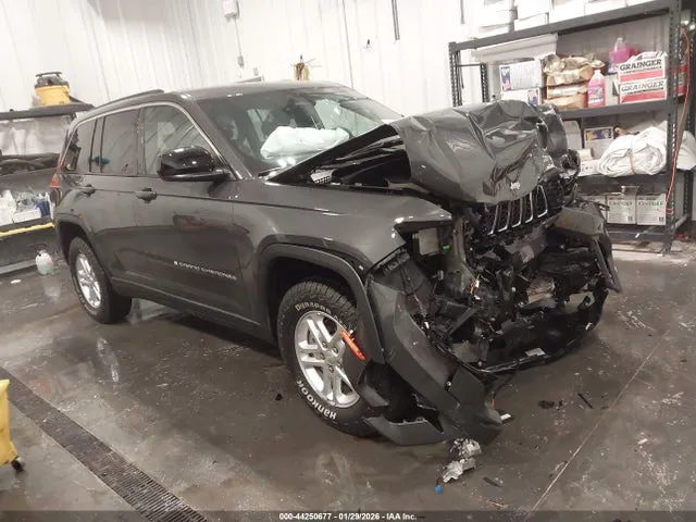 2025 Jeep Grand Cherokee Laredo 4x4 VIN 1C4RJHAG0SC327630 фото 1
