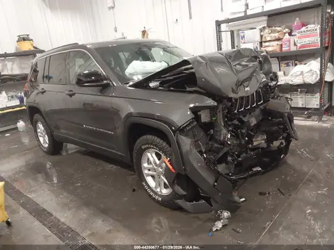 1C4RJHAG0SC327630 — 2025 Jeep Grand Cherokee Laredo 4X4, Передняя часть (Front End), фото до ремонта