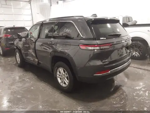 2025 Jeep Grand Cherokee Laredo 4x4 VIN 1C4RJHAG0SC327630 фото 3