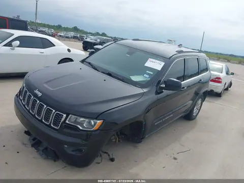 2018 Jeep Grand Cherokee Laredo E 4x4 VIN 1C4RJFAG0JC278416 фото 2