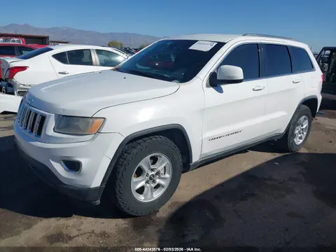 2015 Jeep Grand Cherokee Laredo VIN 1C4RJEAG2FC654017 фото 2