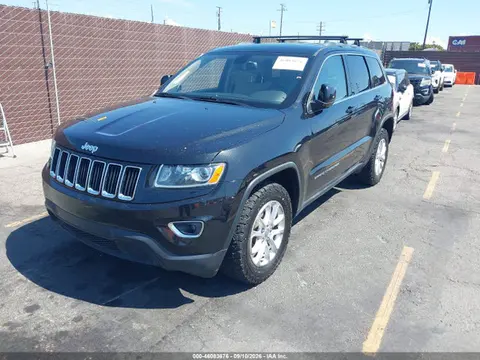 2015 Jeep Grand Cherokee Laredo VIN 1C4RJFAG8FC208105 фото 2