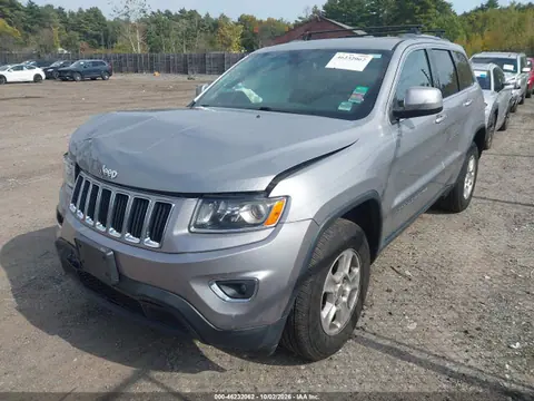 2016 Jeep Grand Cherokee Laredo VIN 1C4RJFAGXGC414141 фото 2