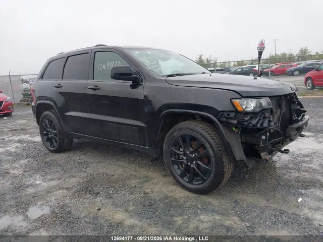 1C4RJFAG6JC417724 — 2018 Jeep Grand Cherokee Laredo, Передняя часть (Front), фото до ремонта
