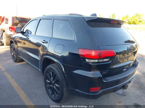 2018 Jeep Grand Cherokee Laredo VIN 1C4RJFAG7JC355394 фото 3