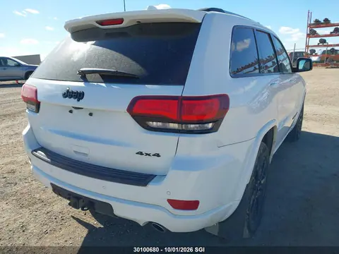 2018 Jeep Grand Cherokee Laredo VIN 1C4RJFAG9JC156542 фото 4