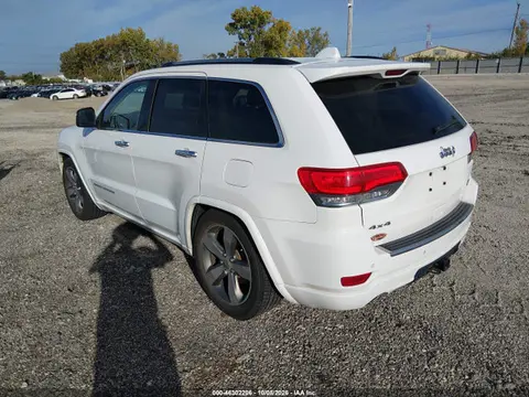2015 Jeep Grand Cherokee Overland VIN 1C4RJFCGXFC151287 фото 3