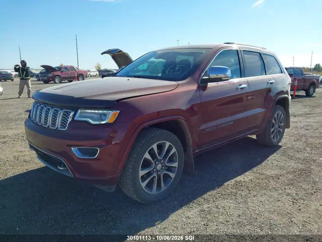 2018 Jeep Grand Cherokee Overland VIN 1C4RJFCG0JC262746 фото 2