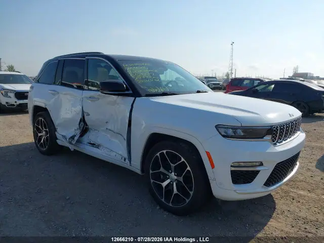 1C4RJHEG5R8620172 Jeep Grand Cherokee Summit Reserve 2024 — повреждение Правый бок, фото до ремонта