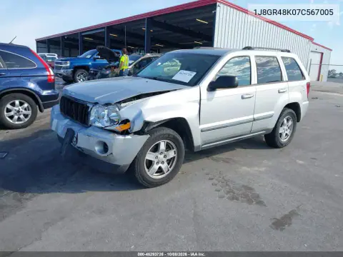 2007 Jeep Grand Cherokee Laredo VIN 1J8GR48K07C567005 фото 2