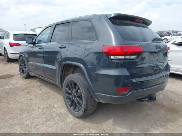 1C4RJEAG2HC722271 — 2017 Jeep Grand Cherokee, фото 3 с аукциона IAAI, Передняя часть справа