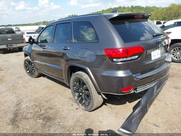 1C4RJEAG2HC955986 — 2017 Jeep Grand Cherokee, фото 3 с аукциона IAAI, Передняя часть