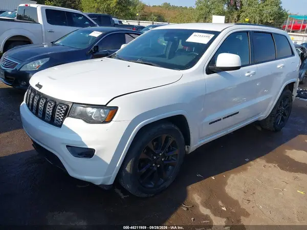 1C4RJEAG4HC813803 — 2017 Jeep Grand Cherokee, фото 2 с аукциона IAAI, Передняя часть справа