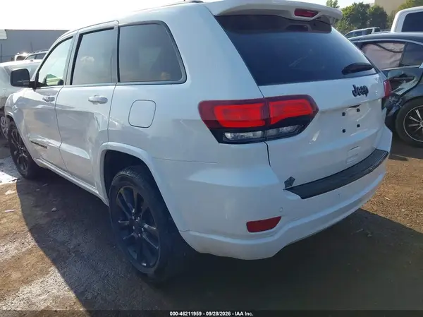 1C4RJEAG4HC813803 — 2017 Jeep Grand Cherokee, фото 3 с аукциона IAAI, Передняя часть справа