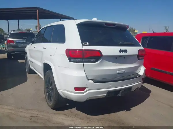 1C4RJEAG9HC813392 — 2017 Jeep Grand Cherokee, фото 3 с аукциона IAAI, Естественный износ