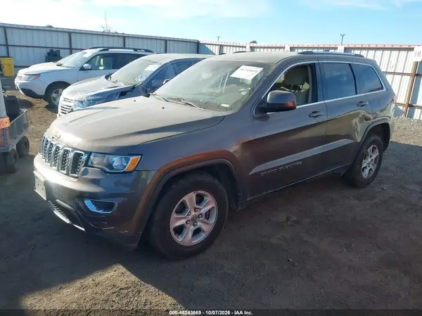 1C4RJFAGXHC759378 — 2017 Jeep Grand Cherokee, фото 2 с аукциона IAAI, Передняя часть справа