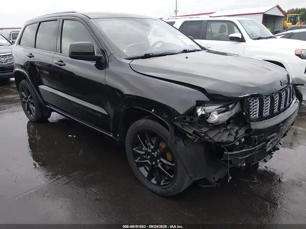1C4RJEAG7JC428077 — 2018 Jeep Grand Cherokee, Передняя часть справа (Right Front), фото до ремонта