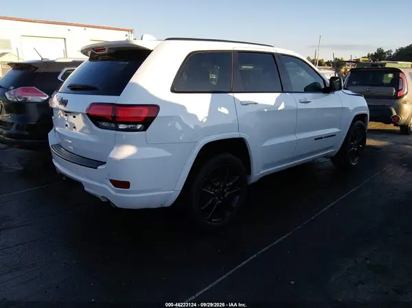 1C4RJFAG5JC501369 — 2018 Jeep Grand Cherokee, фото 4 с аукциона IAAI, Передняя часть слева