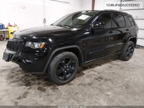 2018 Jeep Grand Cherokee Upland 4X4 VIN 1C4RJFAG0JC352921 фото 3