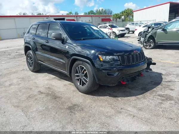 1C4RJFLTXKC636486 — 2019 Jeep Grand Cherokee, Передняя часть слева (Left Front), фото до ремонта