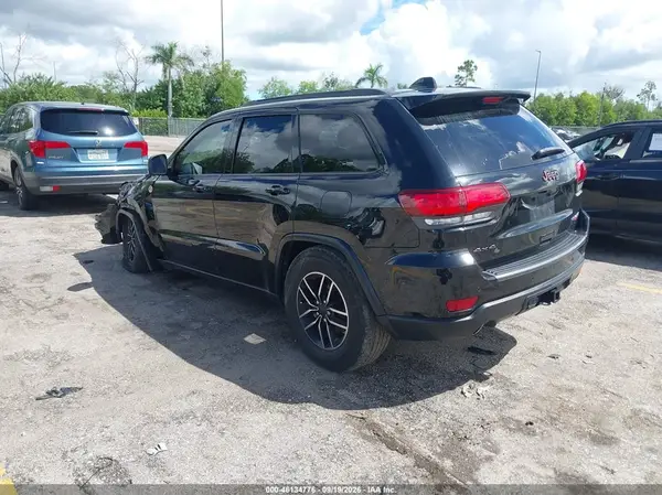 1C4RJFLTXKC636486 — 2019 Jeep Grand Cherokee, фото 3 с аукциона IAAI 07.10.2026, Передняя часть слева