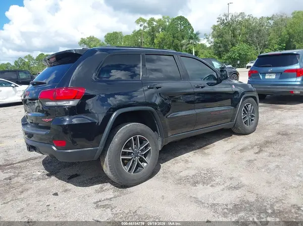 1C4RJFLTXKC636486 — 2019 Jeep Grand Cherokee, фото 4 с аукциона IAAI 07.10.2026, Передняя часть слева