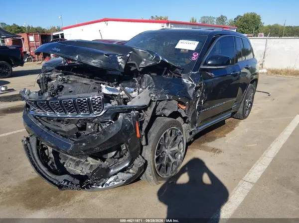 1C4RJYE63P8821007 — 2023 Jeep Grand Cherokee, фото 2 с аукциона IAAI, Передняя часть