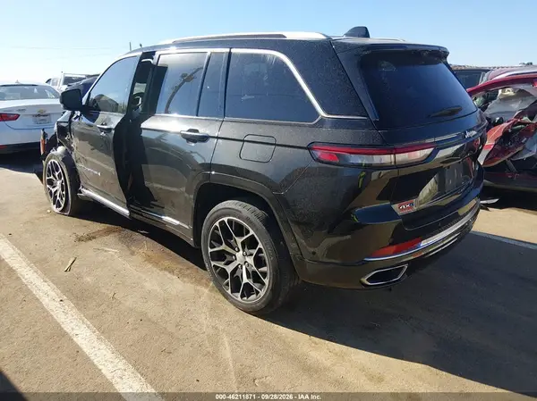 1C4RJYE63P8821007 — 2023 Jeep Grand Cherokee, фото 3 с аукциона IAAI, Передняя часть