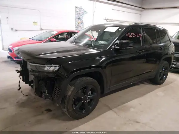 1C4RJHAGXPC537076 — 2023 Jeep Grand Cherokee, фото 2 с аукциона IAAI, Передняя часть