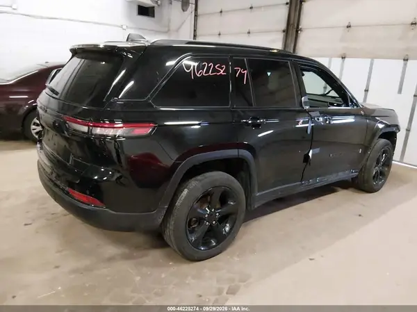 1C4RJHAGXPC537076 — 2023 Jeep Grand Cherokee, фото 4 с аукциона IAAI, Передняя часть