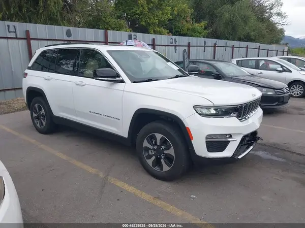 1C4RJYB60P8874946 — 2023 Jeep Grand Cherokee, Передняя часть (Front End), фото до ремонта