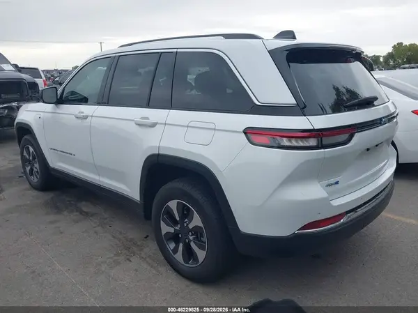 1C4RJYB60P8874946 — 2023 Jeep Grand Cherokee, фото 3 с аукциона IAAI, Передняя часть