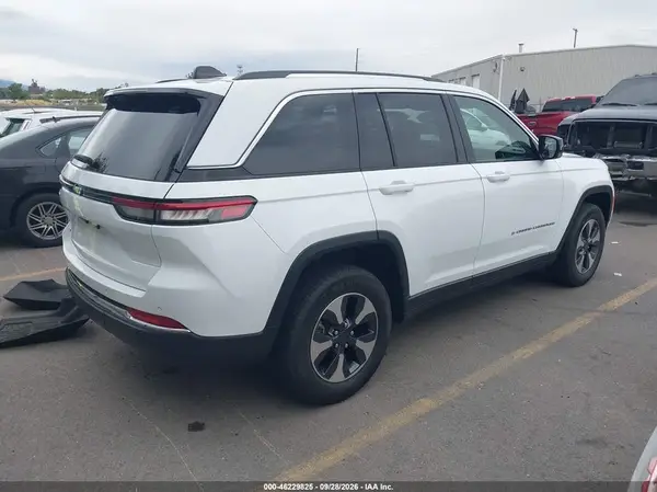 1C4RJYB60P8874946 — 2023 Jeep Grand Cherokee, фото 4 с аукциона IAAI, Передняя часть