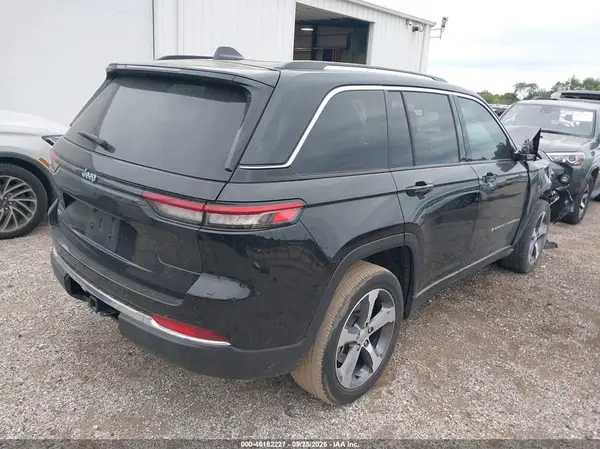 1C4RJYB67RC714613 — 2024 Jeep Grand Cherokee, фото 4 с аукциона IAAI, Передняя часть справа