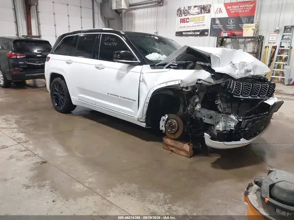 1C4RJHEG4R8954211 — 2024 Jeep Grand Cherokee, Передняя часть (Front End), фото до ремонта