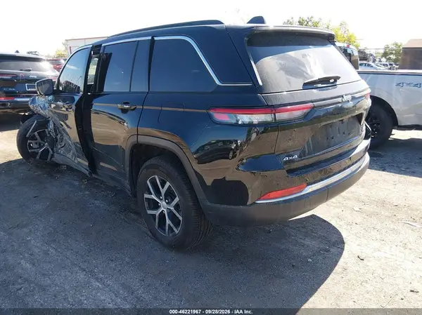 1C4RJHBG3RC255623 — 2024 Jeep Grand Cherokee, фото 3 с аукциона IAAI, Передняя часть слева