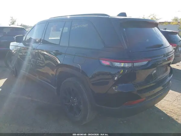 1C4RJHAG9S8703289 — 2025 Jeep Grand Cherokee, фото 3 с аукциона IAAI, Передняя часть